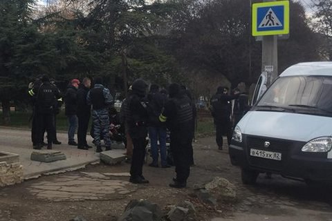 Оккупационные власти провели серию обысков в домах крымскотатарских активистов
