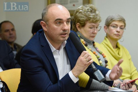 ​Новую редакцию Конституции необходимо принять до местных выборов, - Владимир Гирняк 