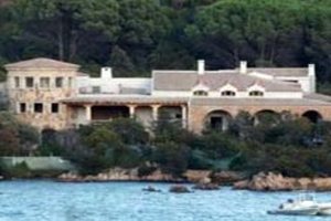 Неразбериха с арестованной "виллой Абрамовича" на Сардинии прояснилась