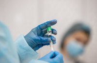 Израиль первым в мире будет делать четвертую дозу вакцины от ковида для людей из групп риска