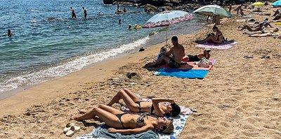 Пляжний сезон в Одесі в умовах постійних тривог і загрози мін з моря 