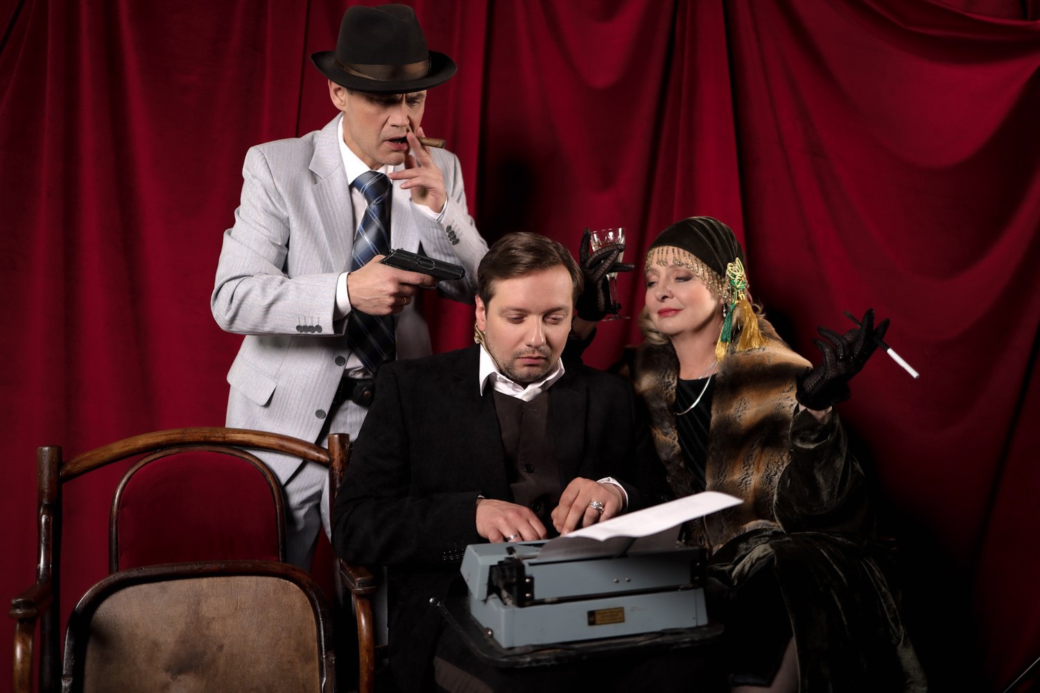 Мюзикл «Кулі над Бродвеєм». 