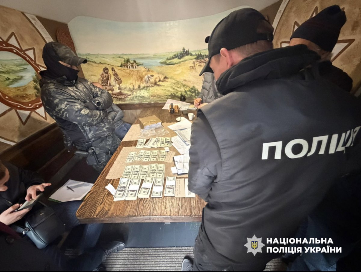 Затримання посадовця Укрзалізниці на хабарі