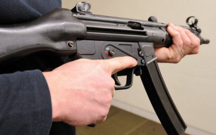 Правительство утвердило порядок применения оружия гражданскими на время военного положения