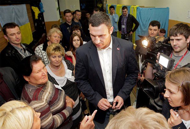 Виталий Кличко на избирательном участке в Василькове