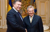 Янукович поздравил Квасьневского с днем рождения