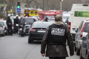Поліція Парижа відпустила підозрюваних у зв'язках із терористами