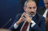 Премьер Армении объявил об увольнении главы Генштаба без одобрения президента