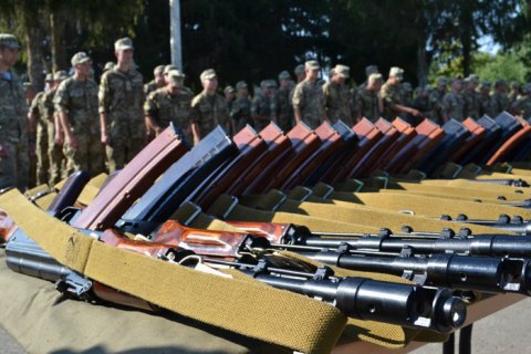Корниенко заявил о возможности отмены срочной службы в армии с 2023 года
