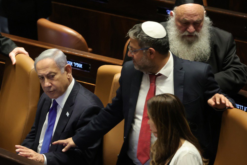 Прем’єр-міністр Ізраїлю Біньямін Нетаньягу та міністр національної безпеки Ітамар Бен-Ґвір під час сесії Кнесету, 24 липня 2023 року.