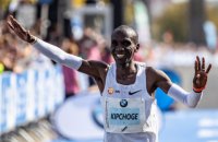 Кенієць Еліуд Кіпчоґе встановив новий світовий рекорд у марафоні