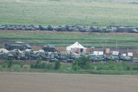 Минобороны РФ утверждает, что на границе с Украиной строит городок, а не военную базу 