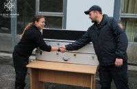 ​Шведські рятувальники передали саперам ДСНС спеціальне обладнання для розмінування
