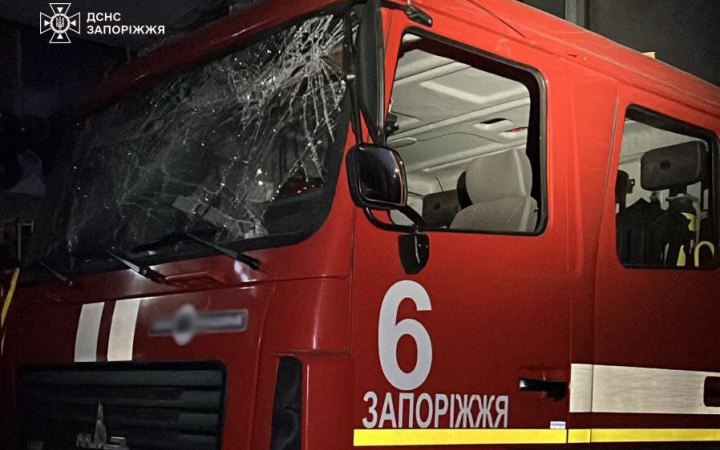 У Запоріжжі рятувальники потрапили під повторний обстріл РФ. Є постраждалий