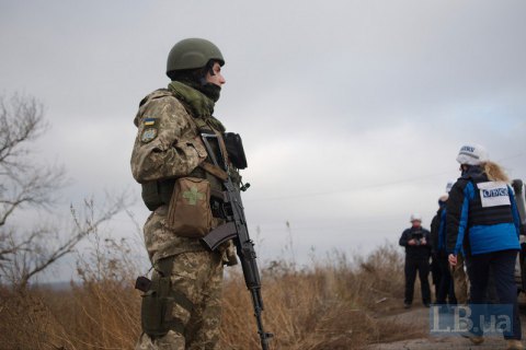 Оккупанты семь раз обстреляли и пытались дистанционно заминировать позиции ВСУ на Донбассе