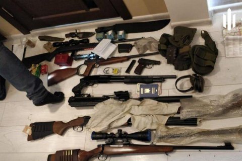 ГБР установило масштабы торговли разрешениями на оружие в Национальной полиции