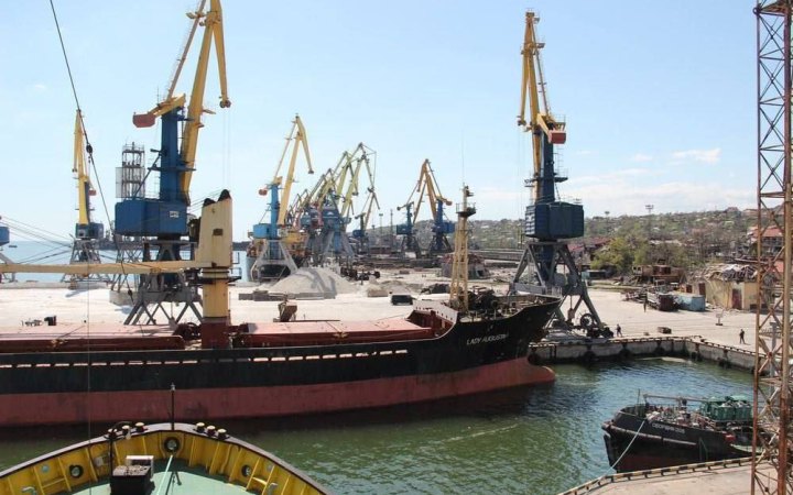 ​У Маріуполі працівників порту переводять на зарплату, втричі нижчу за обіцяну росіянами, - міськрада