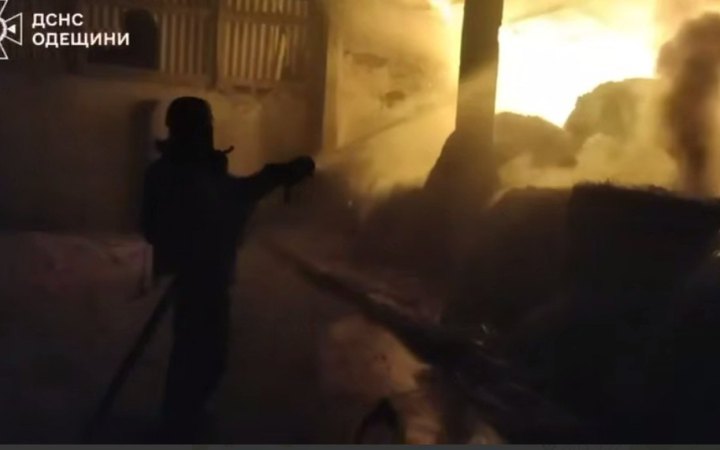 Унаслідок російських обстрілів на Одещині горіли ферми