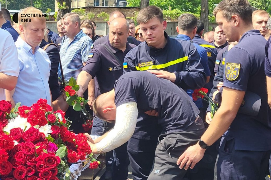 У Києві попрощалися з рятувальниками, які загинули 6 червня у Солом'янському районі Києва