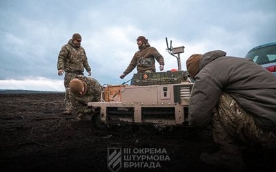 «Якщо є нагода поповнити запас на позиціях, це треба робити». Технічний бік логістики й евакуації поранених 