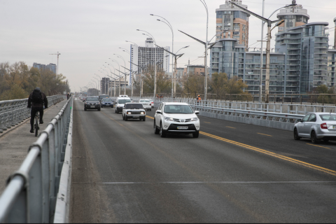 ​В Киеве сняли 14-месячное ограничение на проезд по Русановскому мосту