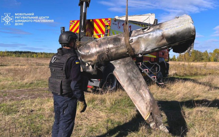 Сапери ДСНС вилучили на Київщині залишки ракети X-55