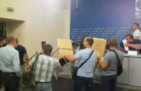 Во время нападения на Укринформ пострадали трое журналистов, - НСЖУ