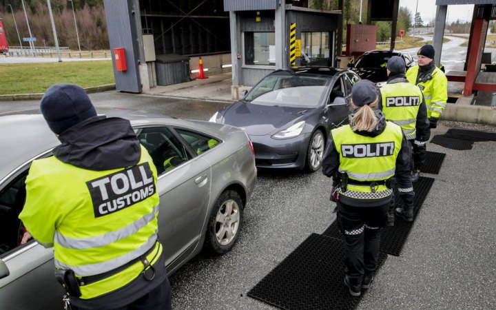 Норвегія закриває кордони і порти для російських суден та вантажівок