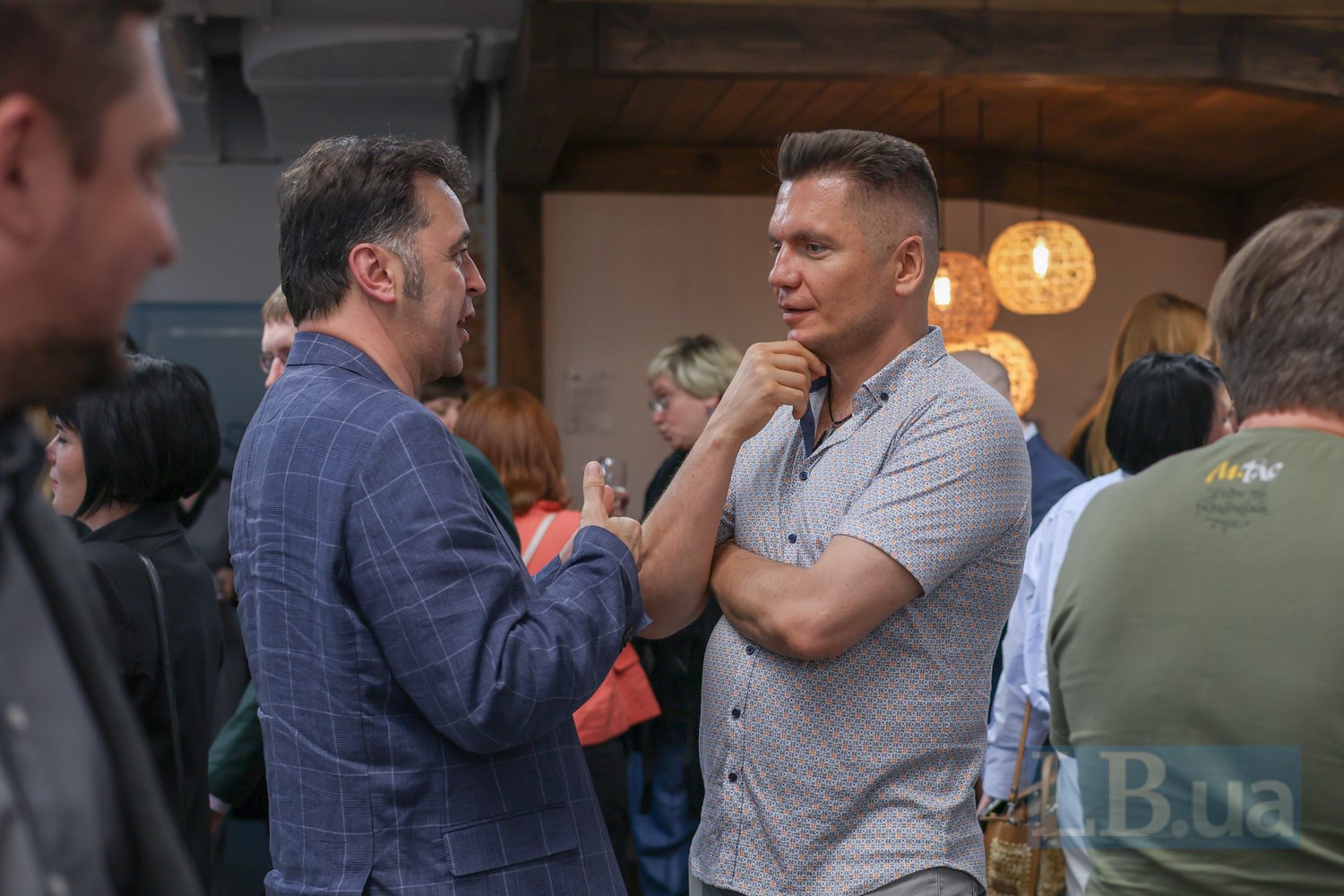 The founder of 'Come Back Alive' Vitaliy Deyneha (right) and Kostyantyn Vashchenko, 'The Oleksandr Yaremenko Institute for Social, Legal and Political Studies' of the Mykhaylo Drahomanov Ukrainian State University.