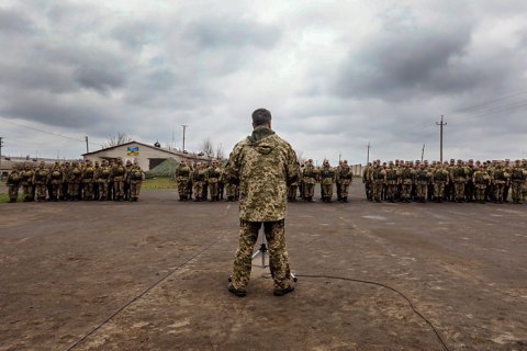 Порошенко в субботу передаст армии военную технику в Житомирской области