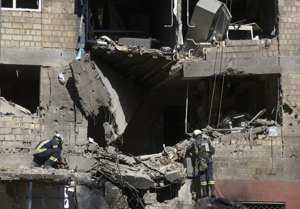 Наслідки обстрілу Києва 4 червня 2025 року.