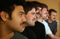 В США стартовала благотворительная акция Movember, участники которой в течение месяца носят усы