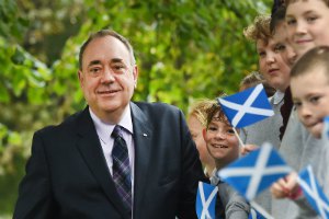 Глава правительства Шотландии объявил об отставке