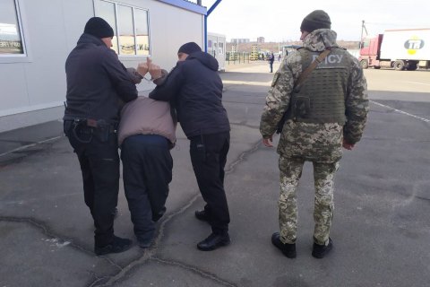 Пограничники задержали гражданина Молдовы, который ехал в УССР