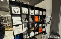 Судитимуть шахраїв, які заробили на копіях ґаджетів з Азії 38 млн грн