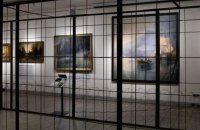 Суд визнав незаконним арешт картин Порошенка