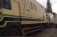 У границы с ДНР задержали еще 50 машин с продуктами