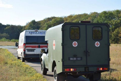 П'ятеро військовослужбовців отримали поранення і травми на Донбасі в п'ятницю