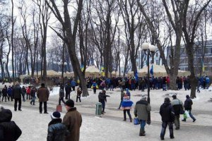 Антимайдан в Киеве митингует, но уже начинает сворачиваться