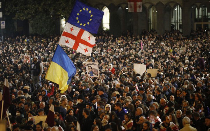 У Тбілісі опозиція сьогодні ввечері проведе великий мітинг, акцію можуть оголосити безстроковою