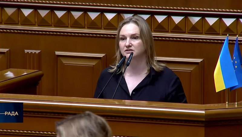 Ольга Решетилова (Кобилинська) під час виступу у ВРУ