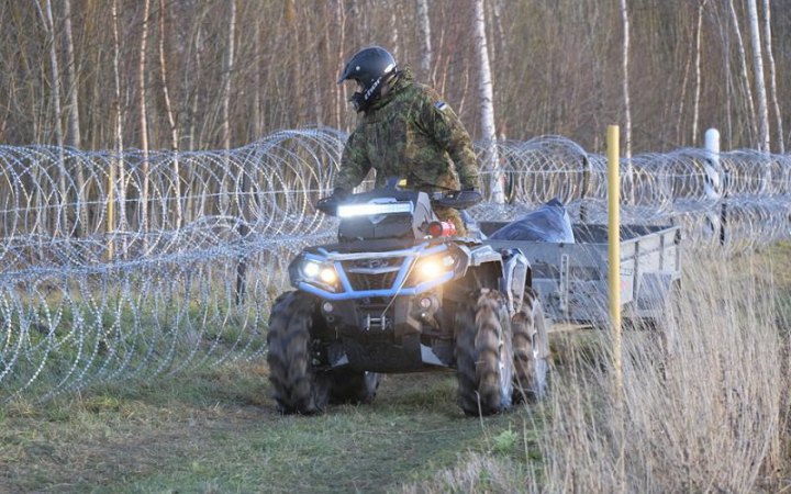 Естонія залишить закритим рух через ділянку дороги, що проходить територією Росії