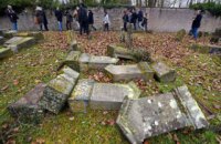 У США мусульмани зібрали $55 тис. на відновлення єврейського кладовища