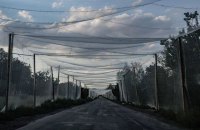 У Херсоні сильний вітер пошкодив антидроновий захист