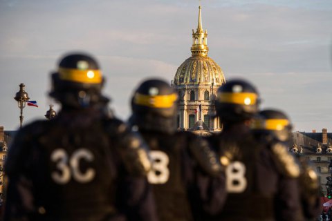 Во Франции четверо мужчин задержаны при подготовке к теракту "экстремальной жестокости"