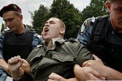 Милиция не пускает оппозицию в Киев на митинг 