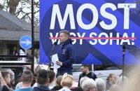 ​Петер Мадяр російському пропагандисту: “Дякую, що прийшли та насолоджуєтесь свободою тут, в Угорщині, а також зміною режиму”