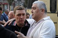 Тимошенко и Луценко доставили в суд еще до 7 утра в одном автозаке