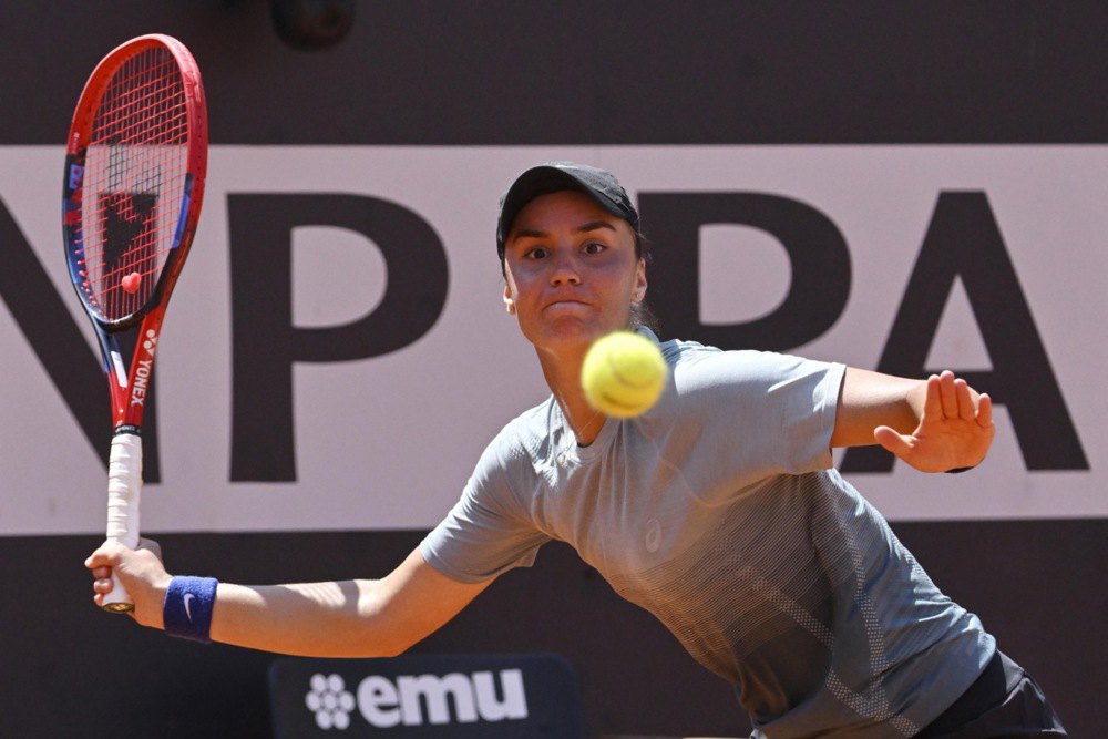 Ангеліна Калініна проти Марії Саккарі з Греції під час жіночого одиночного матчу на Відкритому чемпіонаті Італії з тенісу в Римі, 12 травня 2024 р.