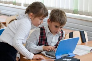 Китайцы хотят дать денег на компьютеры для украинских школьников
